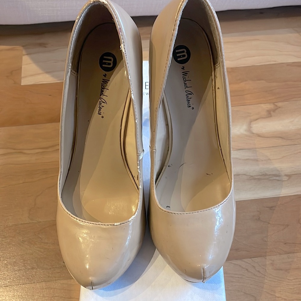 Women’s nude patent leather platform heels